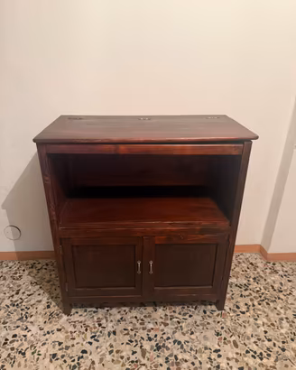 Mobile rustico in legno massello con ribalta