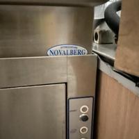 Lavastoviglie professionale a capote