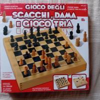 Gioco degli scacchi, dama e tris
