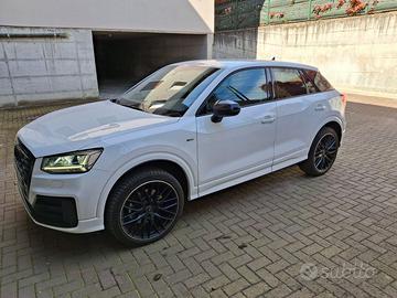 Audi Q2 sline Identity Black