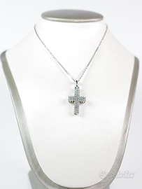 Collana con croce in oro e diamanti