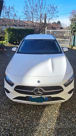 MERCEDES-BENZ A 180 D