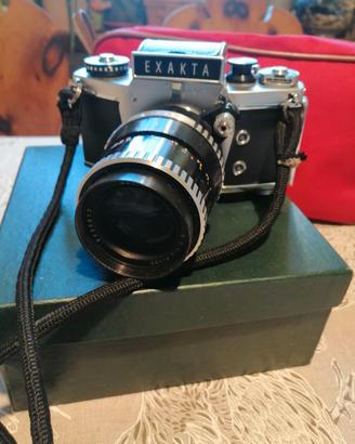 Fotocamera Exakta VX1000 con obbiettivo Jena