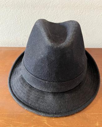 cappello scuro in feltro-manifattura Bartolini