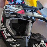Casco cross, guanti e maschera
