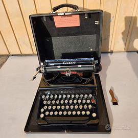 Macchina da scrivere Everest