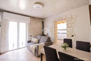 2 LOCALI A MONTICELLO BRIANZA