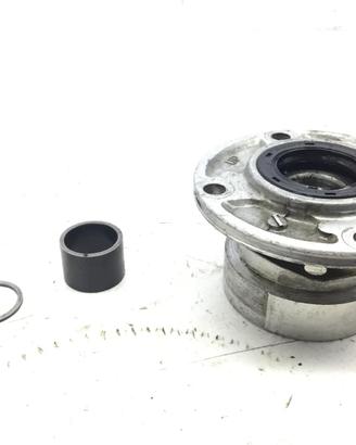 SUZUKI GS 1100 GK 1100 SUPPORTO CUSCINETTI CAMBIO 