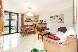 VILLA A SCHIERA CON INGRESSO INDIPENDENTE, GIARDIN