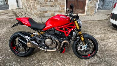 Ducati Monster 1200s