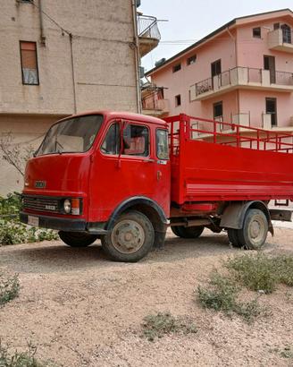 Camion OM40