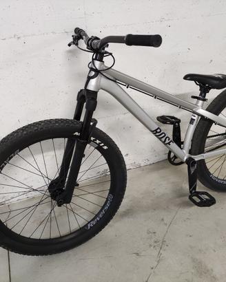 ROSE THE BRUCE dirt bike