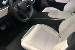 Tesla model S Plaid