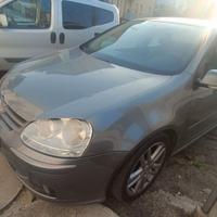 Golf 5 da sistemare