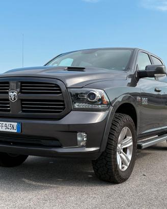 DODGE RAM 1500 SPORT anno 2016