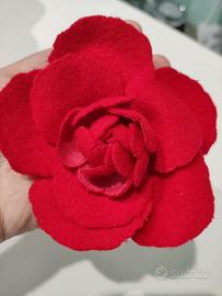 Spilla in feltro rosa rossa nuova