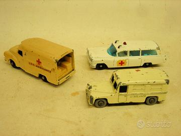 MATCHBOX  3  AMBULANZE