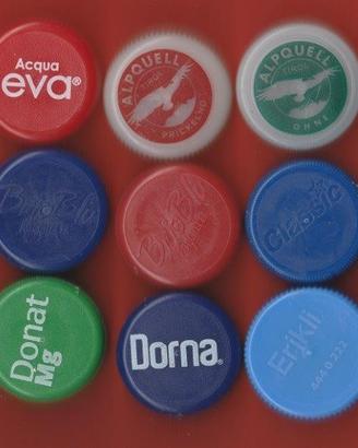 TAPPI DI PLASTICA A VITE (vari e diversi)