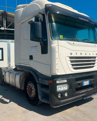 Trattore stradale Iveco Stralis 480 del 2002