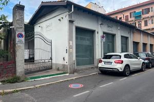 Negozio con capannone