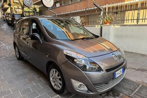 RENAULT Grand Scenic 1.9 dCi 130CV Luxe 7 POSTI