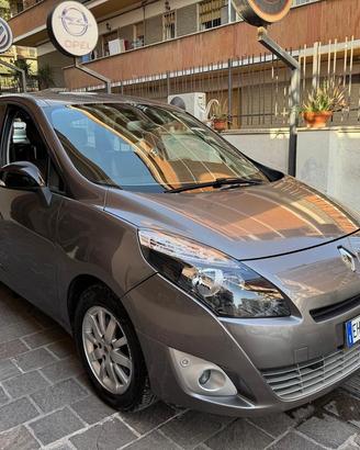 RENAULT Grand Scenic 1.9 dCi 130CV Luxe 7 POSTI