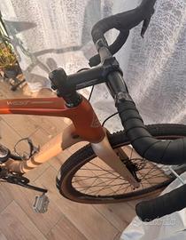 Bici Gravel MEGAMO WEST 10- full carbon con borse