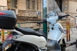 scooter Aprilia Scarabeo 300s, anno 2009, 