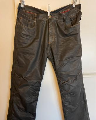 Pantaloni moto con protezioni