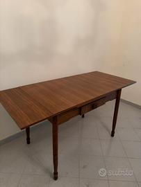 Set tavolo e sedie