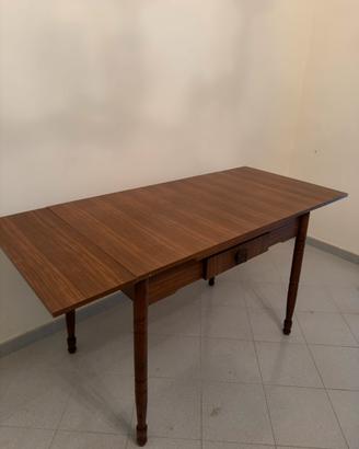 Set tavolo e sedie