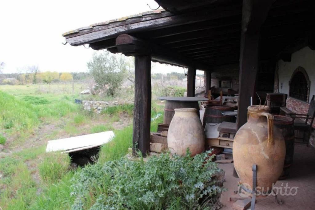 Immobile in asta di 471 m² con più di 5 locali a V - Vista 2