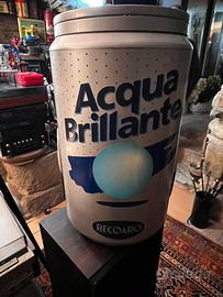 Lattina pubblicitaria stereo