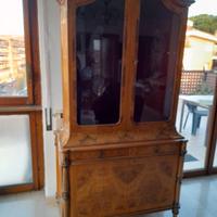 Credenza con vetrina in legno, trumeau