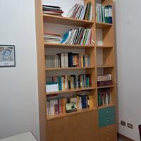Libreria in legnomassello di falegnameria