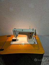 Macchina da cucire SINGER vintage
