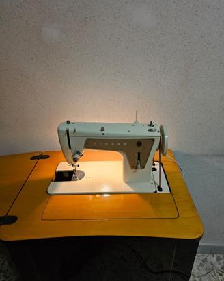 Macchina da cucire SINGER vintage