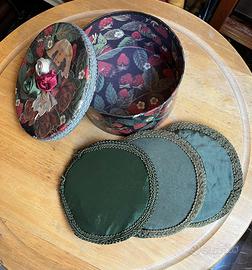 Portagioie vintage decorato con 3 cuscinetti