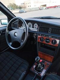 Mercedes-Benz 190 E 2.0