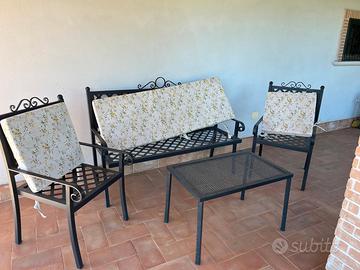 Divano  in ferro da giardino
