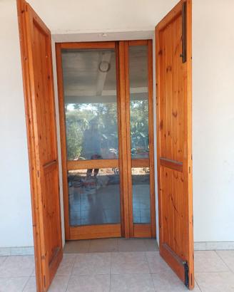 Portelloni porte e finestre tutto in abete