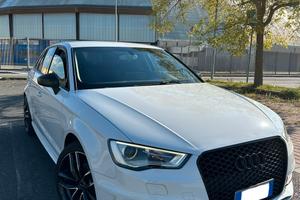 Audi A3 8v 1.6 TDI - S line - Full Optional