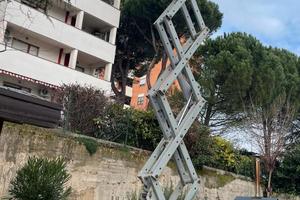 Piattaforma aerea usata verticale GENIE GS 1930