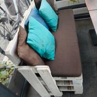 divanetti completi di cuscini