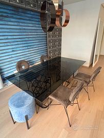Tavolo, sedie e pouf Bontempi