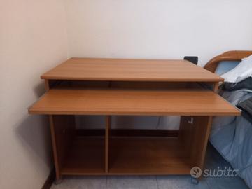 scrivania porta pc