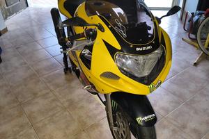 SUZUKI GSX R 600K1