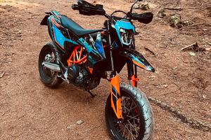 KTM 690 smc r 2022