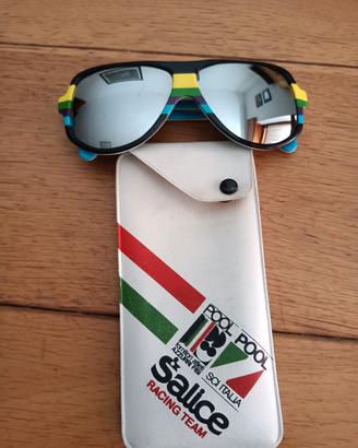 gli occhiali da sciatori