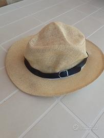 cappello in paglia